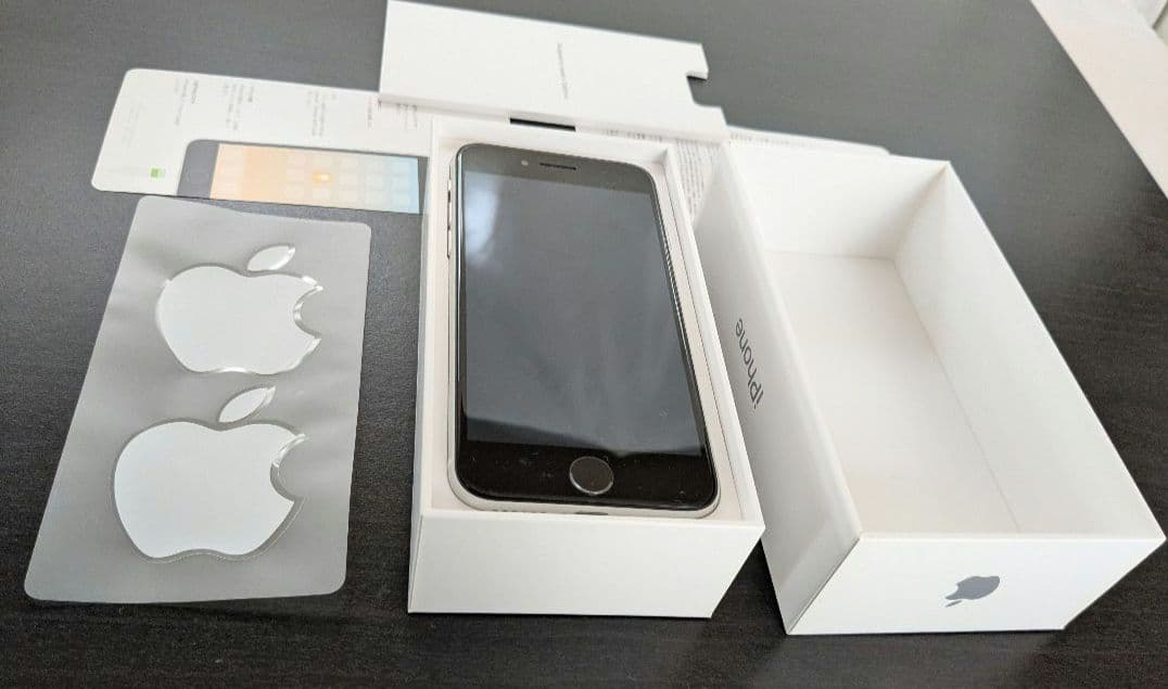 きよさま専用です　iPhone SE2 64GB 白　ホワイト　SIMフリーオリ