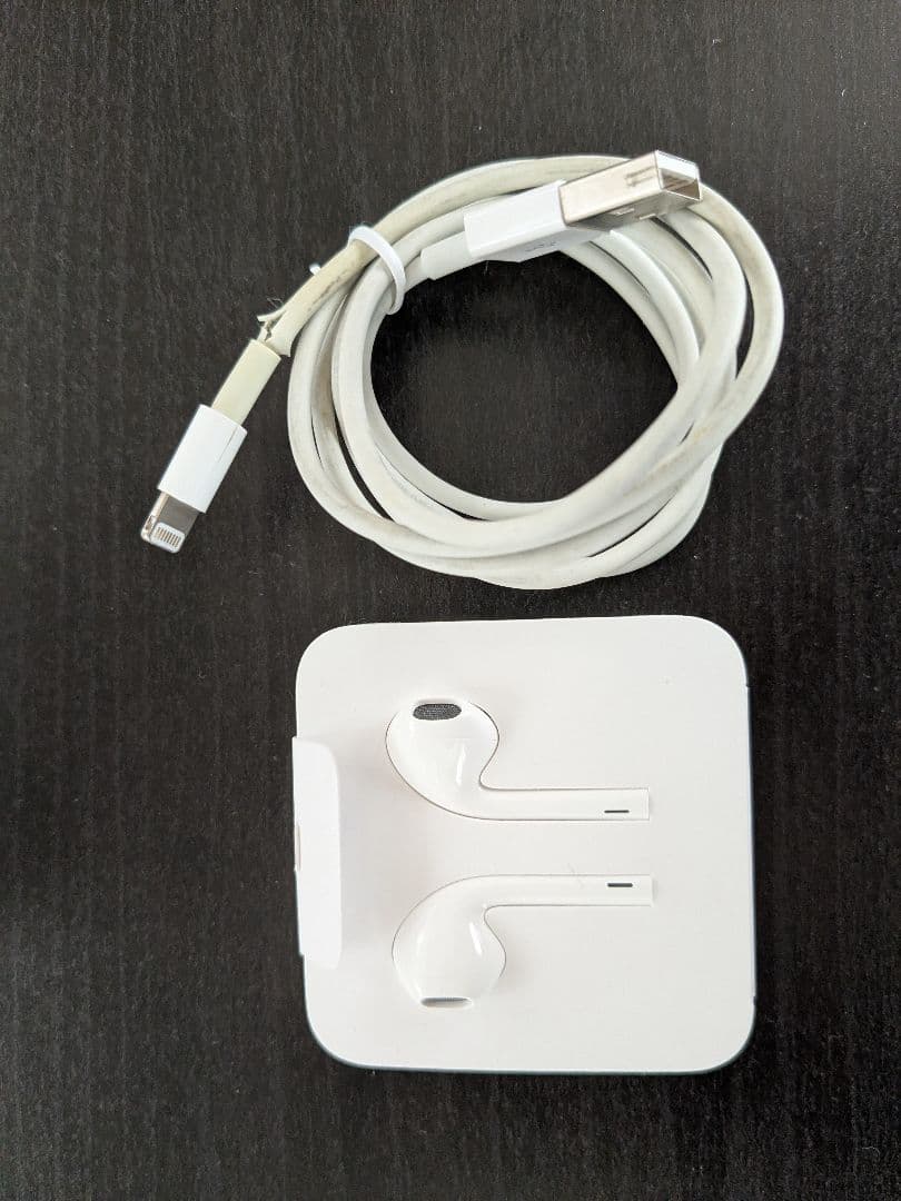 きよさま専用です　iPhone SE2 64GB 白　ホワイト　SIMフリーオリ