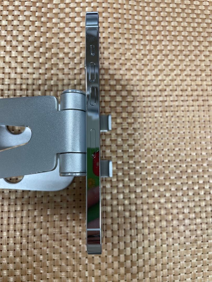 iPhone 14 Pro 256 GB シルバーSIMフリー【8329】