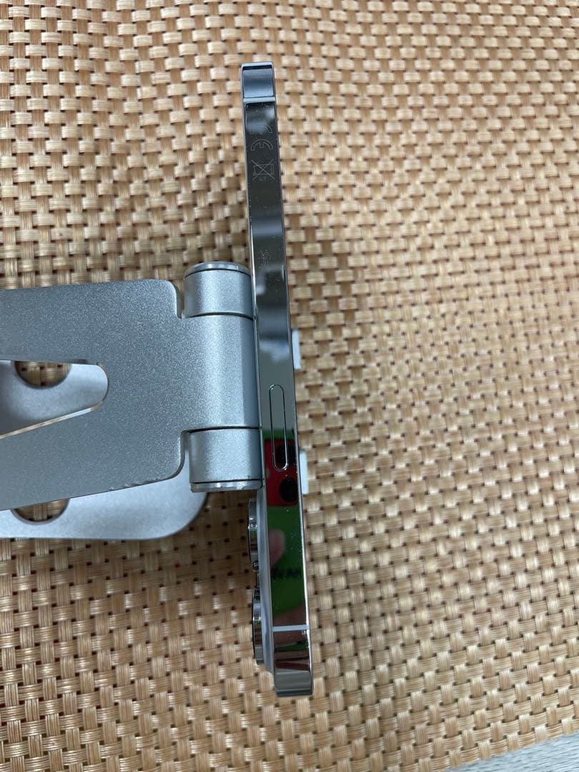 iPhone 14 Pro 256 GB シルバーSIMフリー【8329】