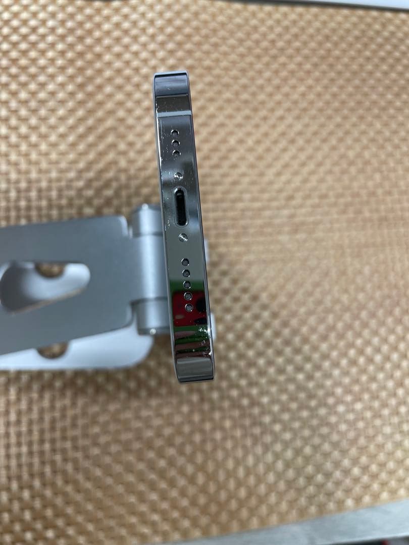 iPhone 14 Pro 256 GB シルバーSIMフリー【8329】