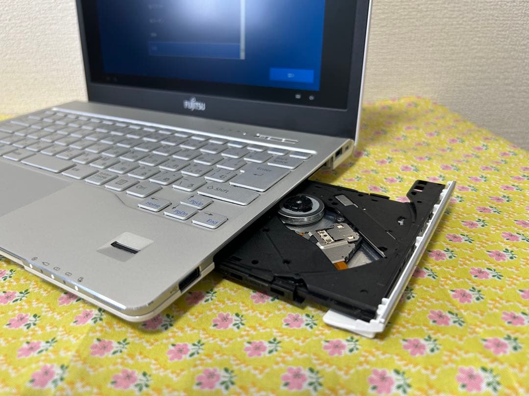 LIFEBOOK SH75/w DVDドライブあり