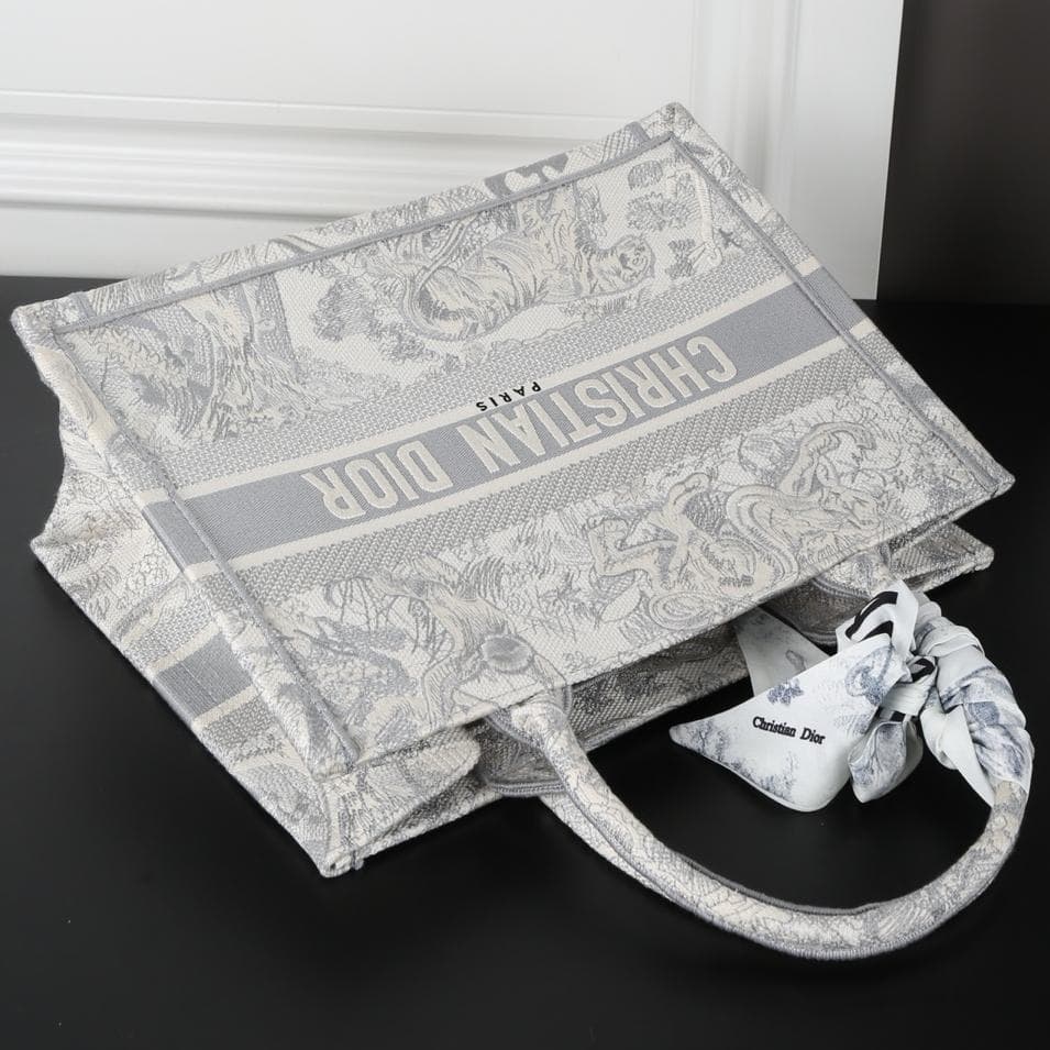 Dior 動物柄トートバッグ