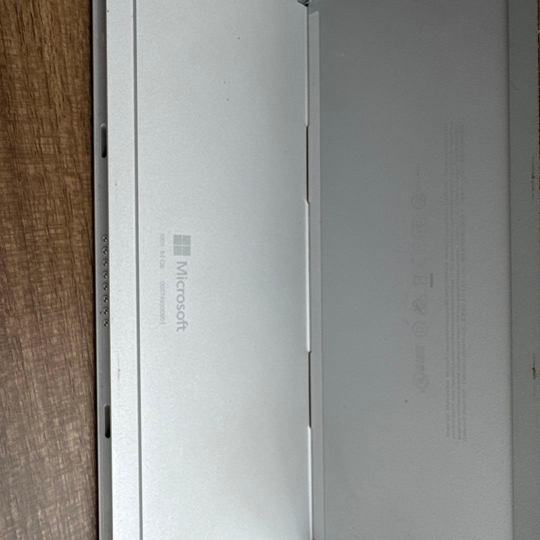 Microsoft Surface 型番1901 64GB