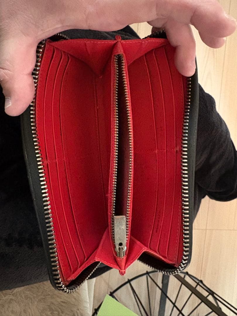 Christian Louboutin スタッズ付き長財布