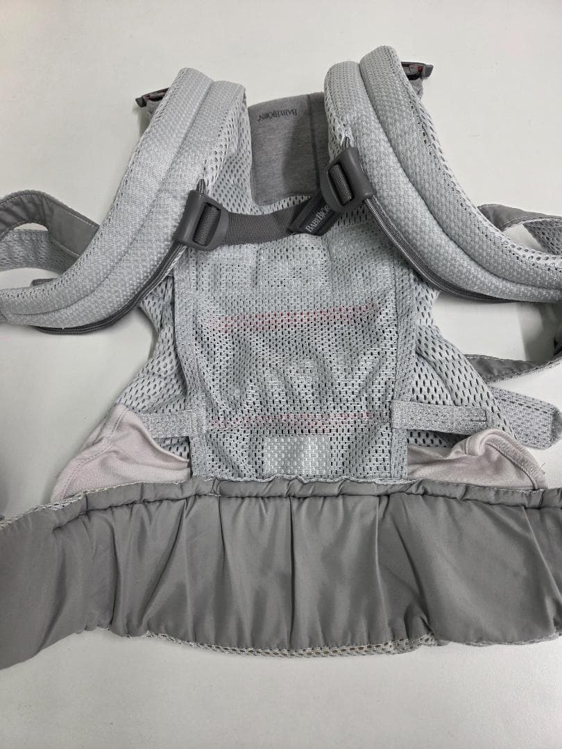 【美品】ベビービョルン　ハーモニー　メッシュ 抱っこひも シルバー