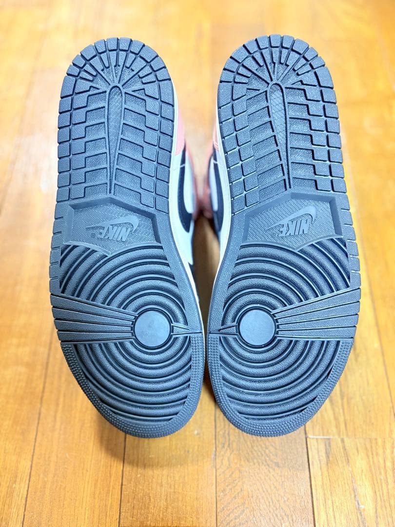 ツ*ツ様 値下げしました！新品 Air Jordan 1ミッド白 黒 ピンク28