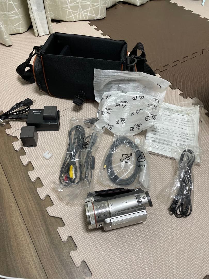 Panasonic パナソニック　HDC-TM300ビデオカメラ