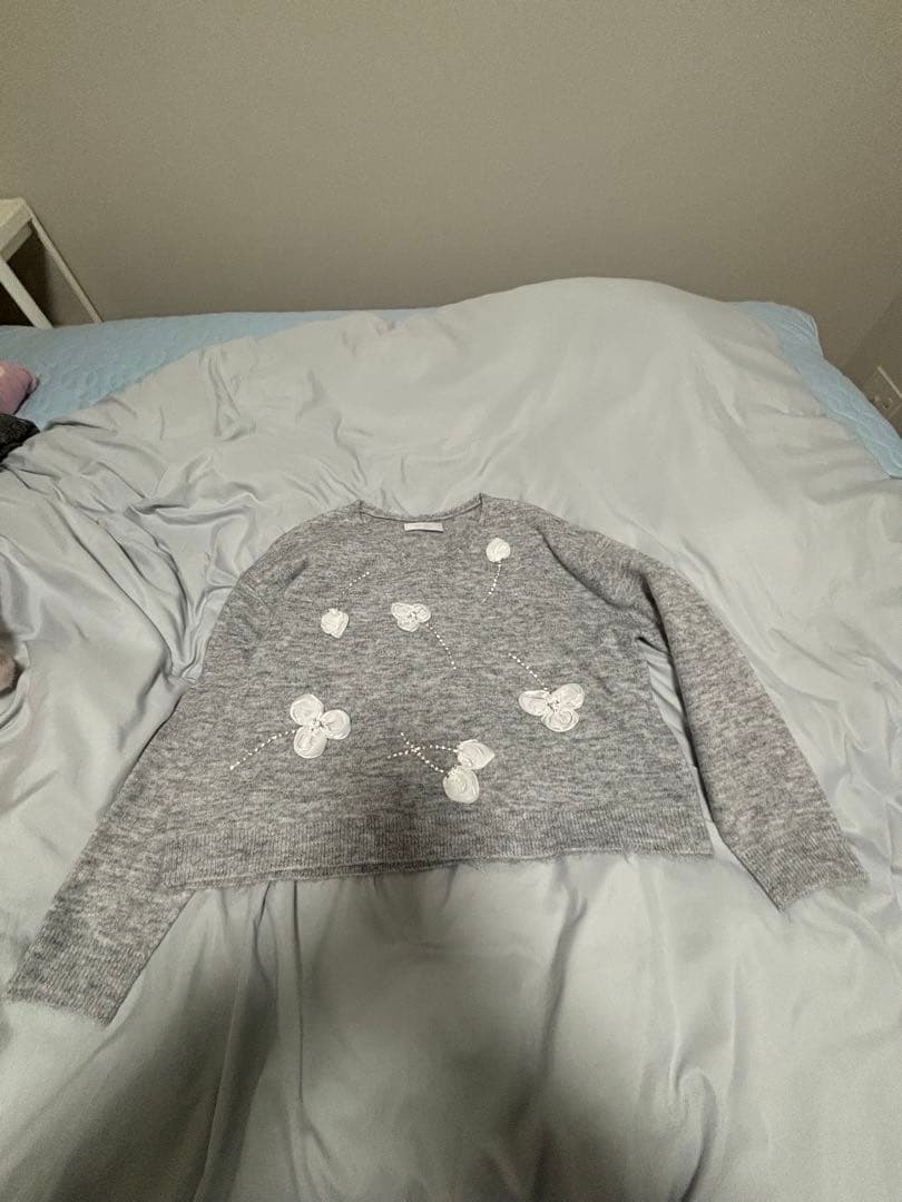 【未使用】CELFORD フラワーモチーフビジューニットプルオーバー