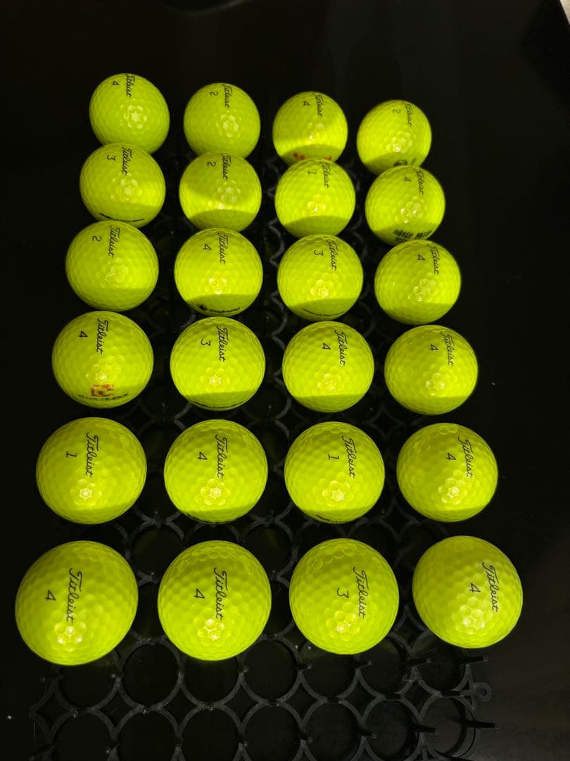新品に近い　送料込み　タイトリスト　PRO V1 ロストボール 24球セット