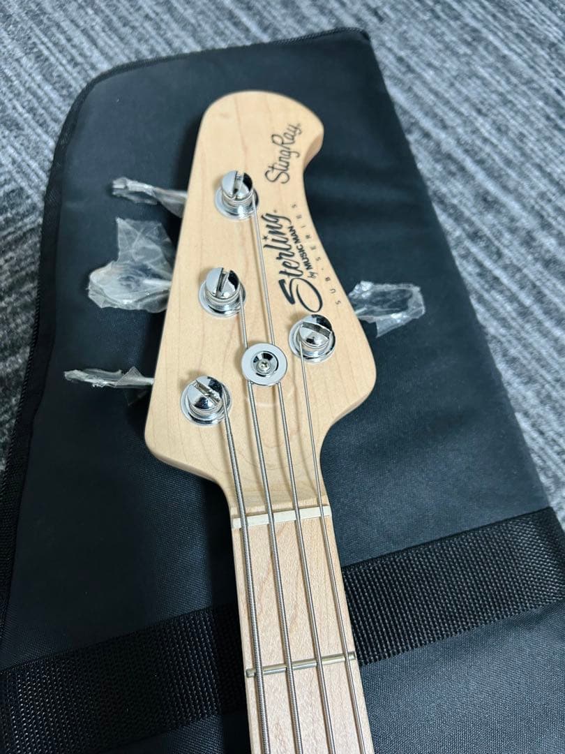 ベース Sterling by MUSIC MAN Ray4