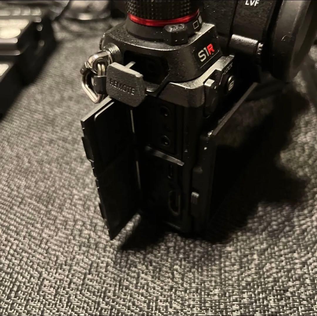 LUMIX S1R バッテリー5個　バッテリーグリップ他【1月中】