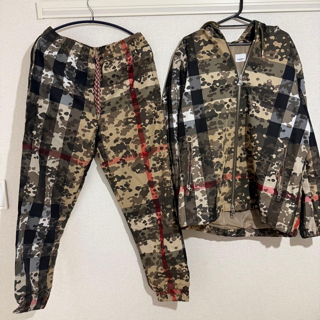 Burberry バーバリー セットアップ ジャケット ジョガーパンツ 迷彩