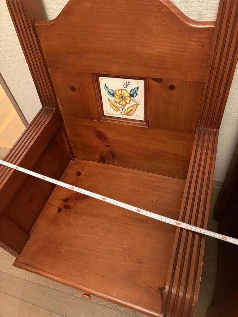 アクタス取扱　スペイン　タイル　肘掛け椅子①