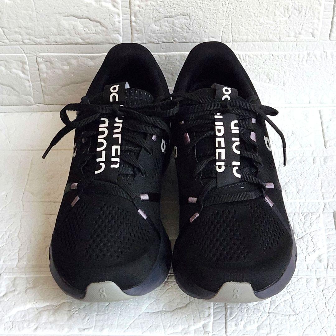 【人気美品✨】On CIoudsurfer スニーカー 黒 25.5cm 厚底