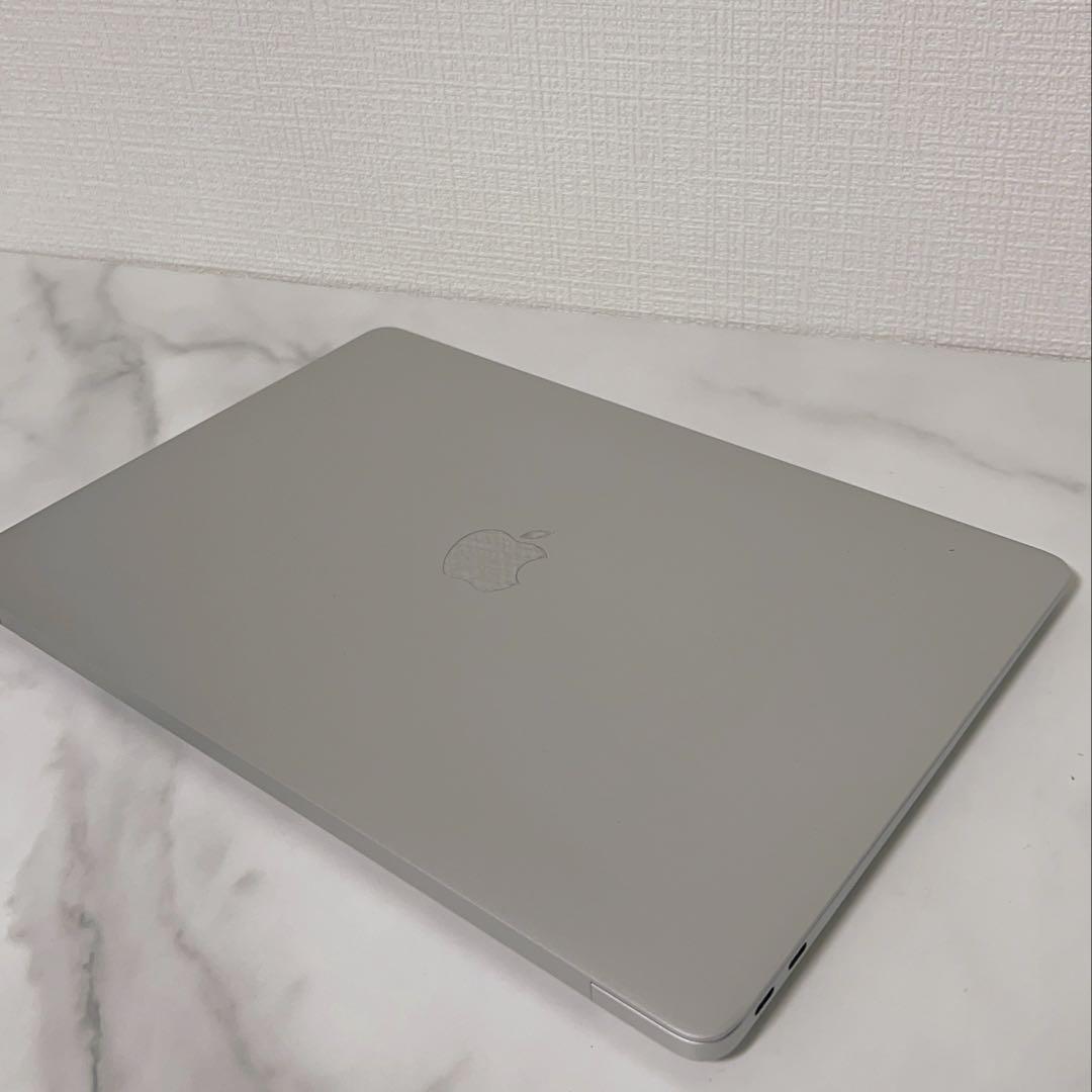 【美品】MacBook Air (2020) M1 チップ スペースグレー