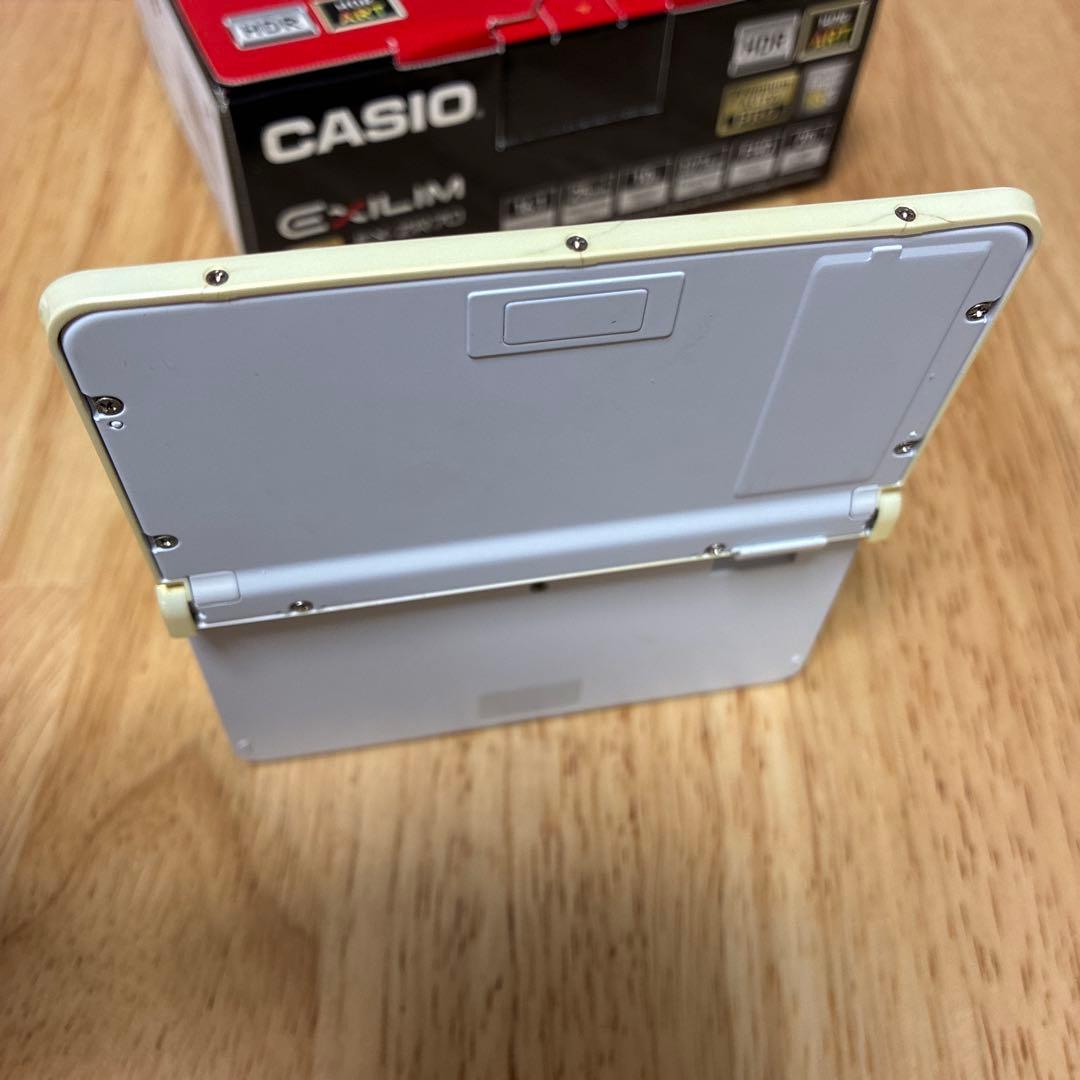 デジタルカメラ CASIO HIGH SPEED EXILIM EX-ZR70