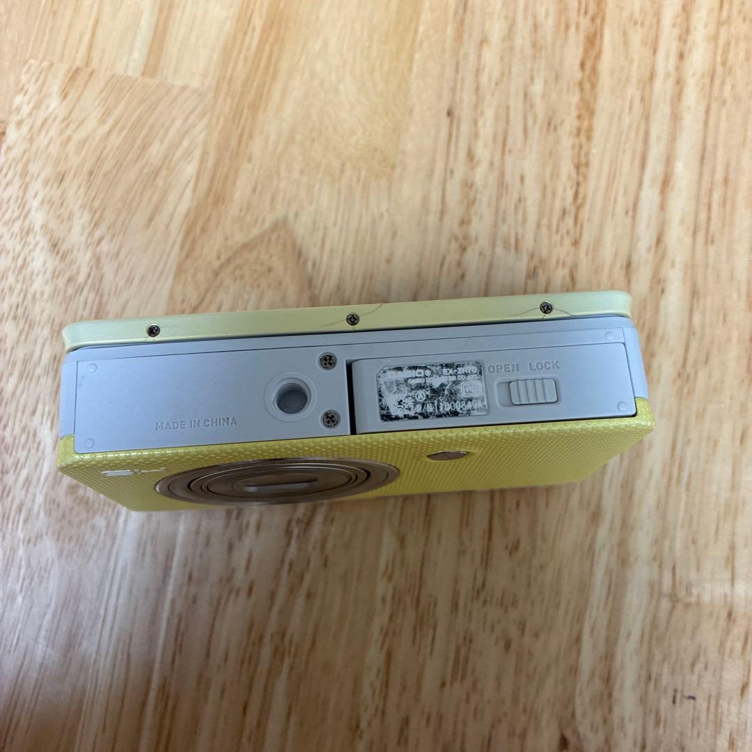 デジタルカメラ CASIO HIGH SPEED EXILIM EX-ZR70