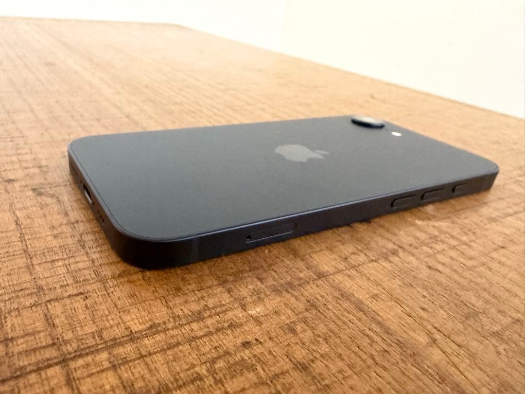 Apple iPhone 16e ブラック 128GB