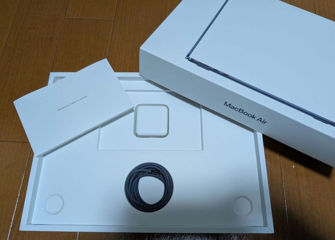 MacBook Air M2（16GB/512GB/バッテリー最大容量99%）