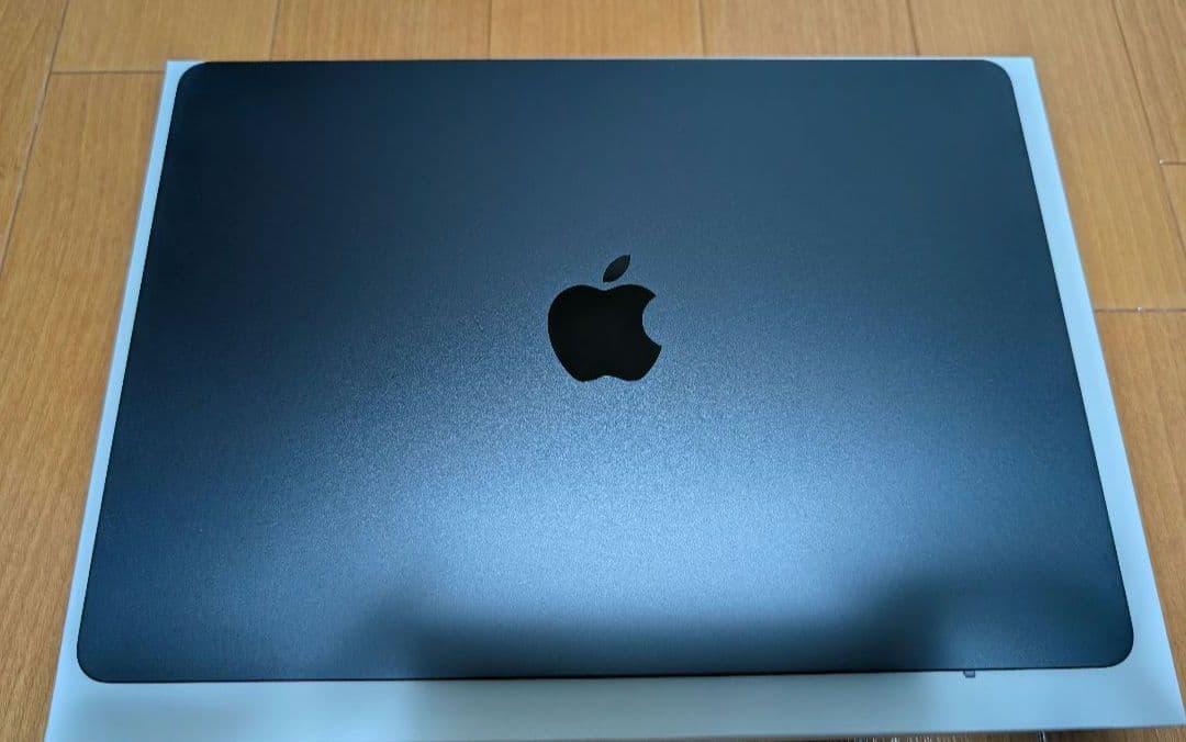 MacBook Air M2（16GB/512GB/バッテリー最大容量99%）