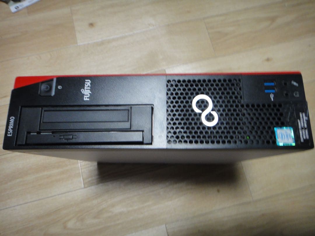 Fujitsu ESPRIMO D586/P 本体のみ
