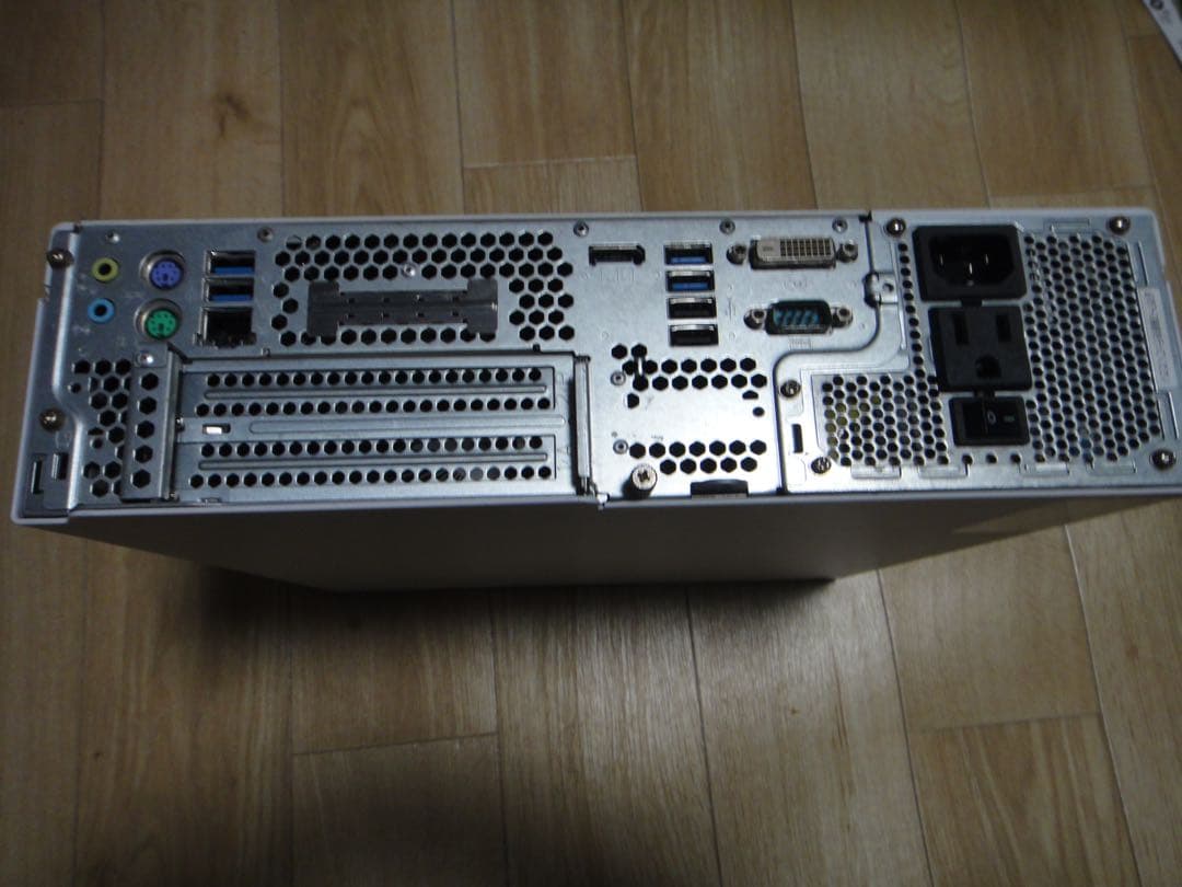 Fujitsu ESPRIMO D586/P 本体のみ