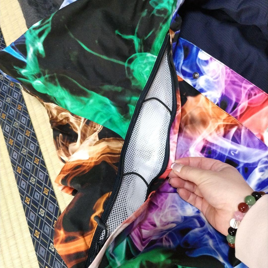 ヨネックス　スノーボードウェア　O カラフル 宇宙柄 ハデ 目立つ 個性的