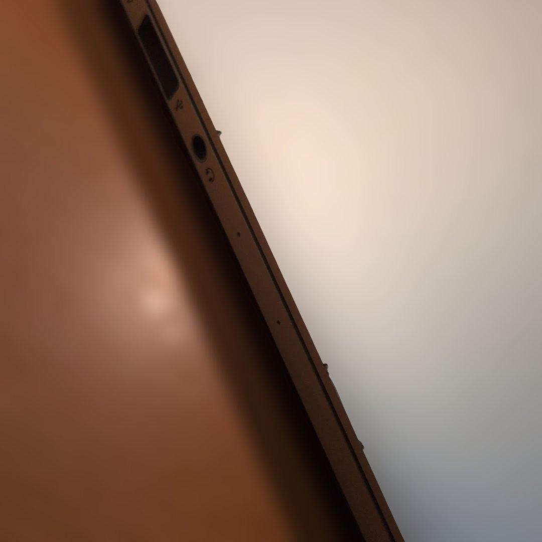 D*様 MacBook Pro A1502 128GB 本体及び充電コード（箱は