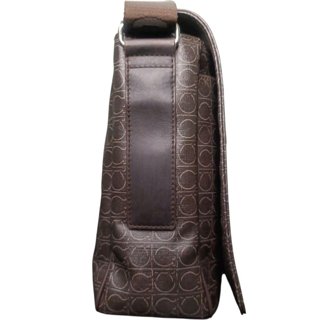 ✨Salvatore Ferragamo ガンチーニ総柄 メッセンジャーバッグ