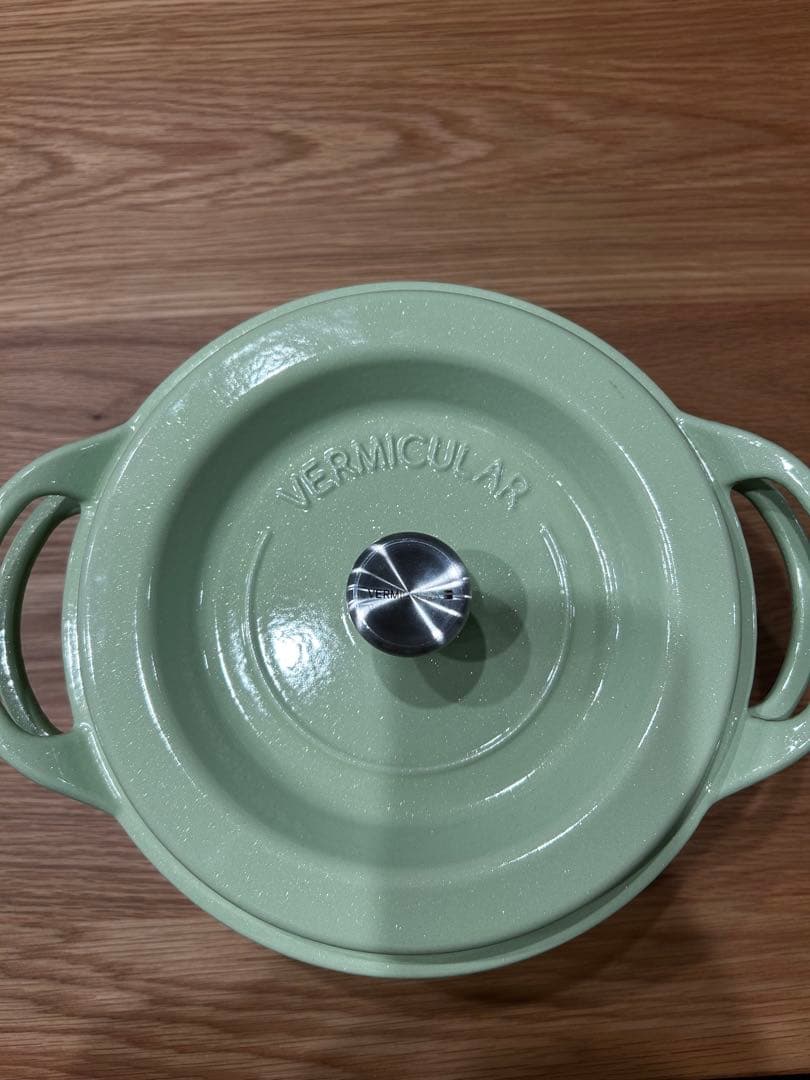 VERMICULAR バーミキュラ　オーブンポット #22 パールグリーン