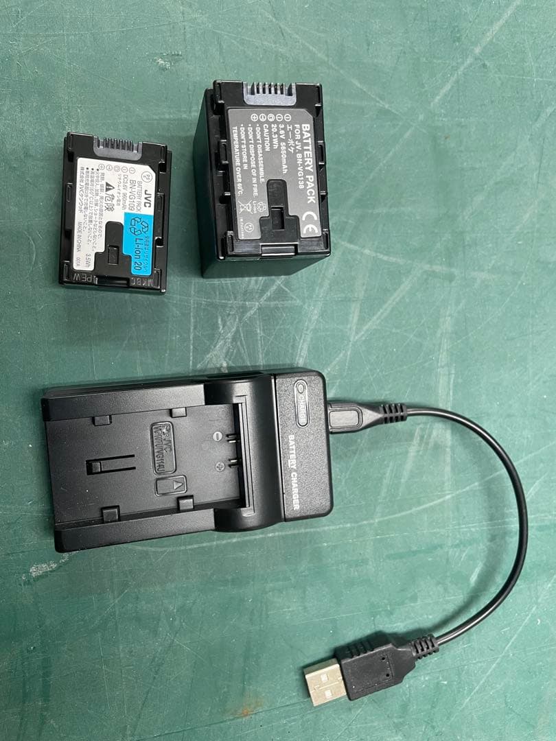 JVC フルHDビデオカメラ GZ-E880