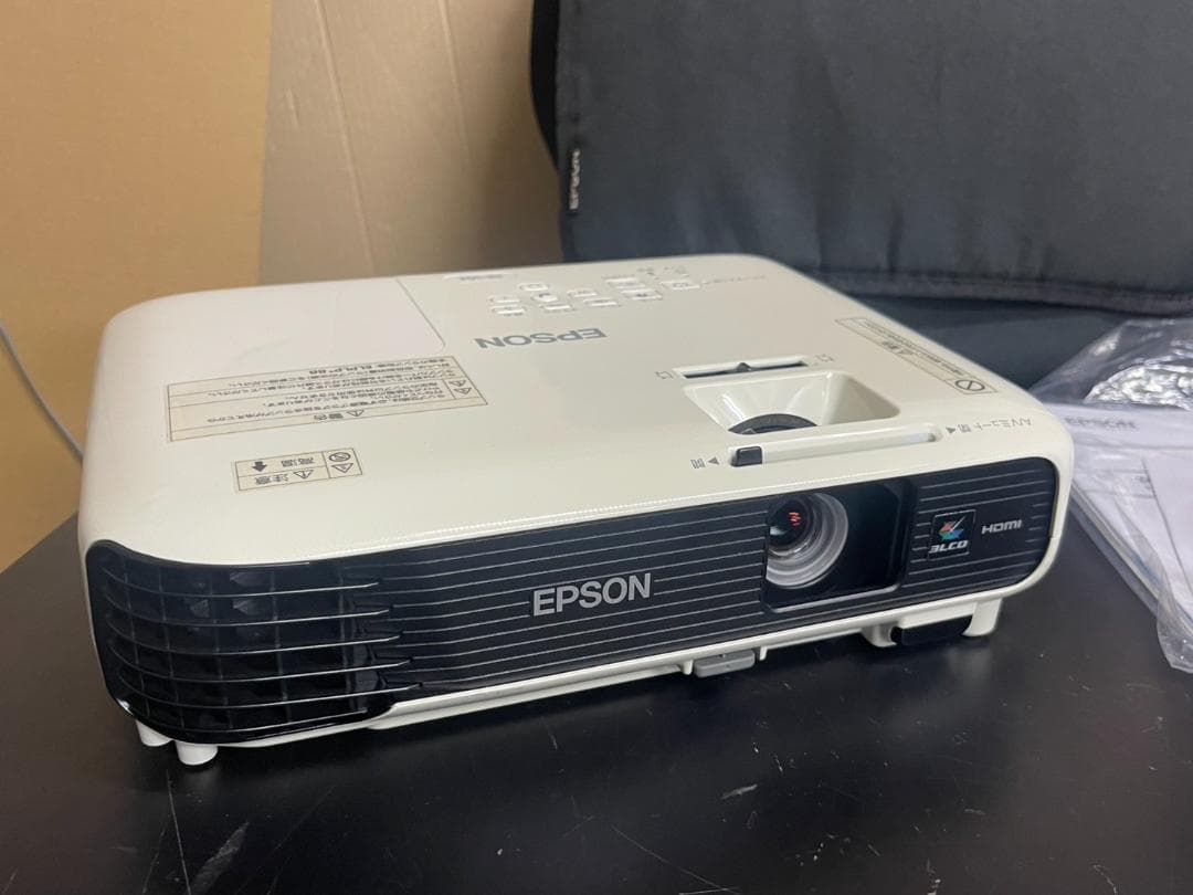 EPSON プロジェクター本体 EB-S04 ランプ17時間