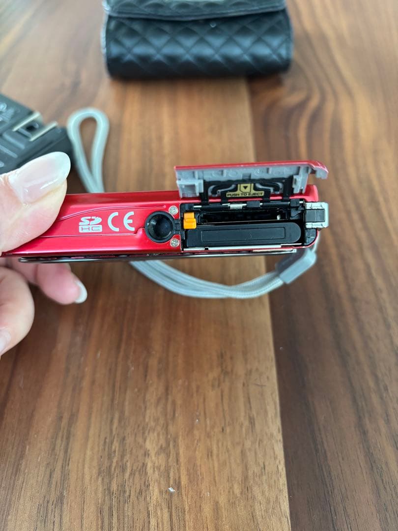 FUJIFILM デジタルカメラ　FinePix Z800EXR レッド