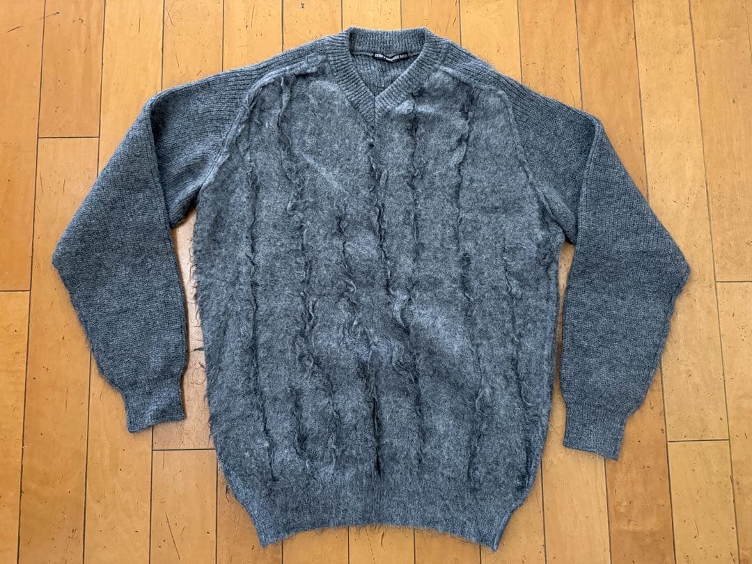 ISSEY MIYAKE MEN 起毛デザイン Vネックニット グレー 日本製3