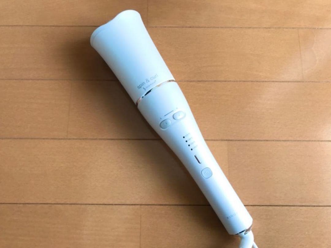 【値下げ中】ホワイト カールヘアアイロン 温度調節機能付き