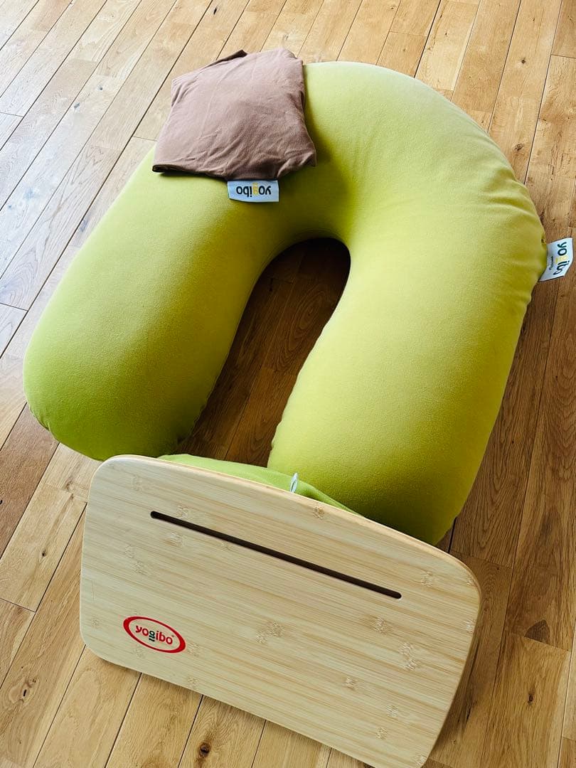 yogibo U字型クッション緑 替えカバー茶 yogiboクッションテーブル緑