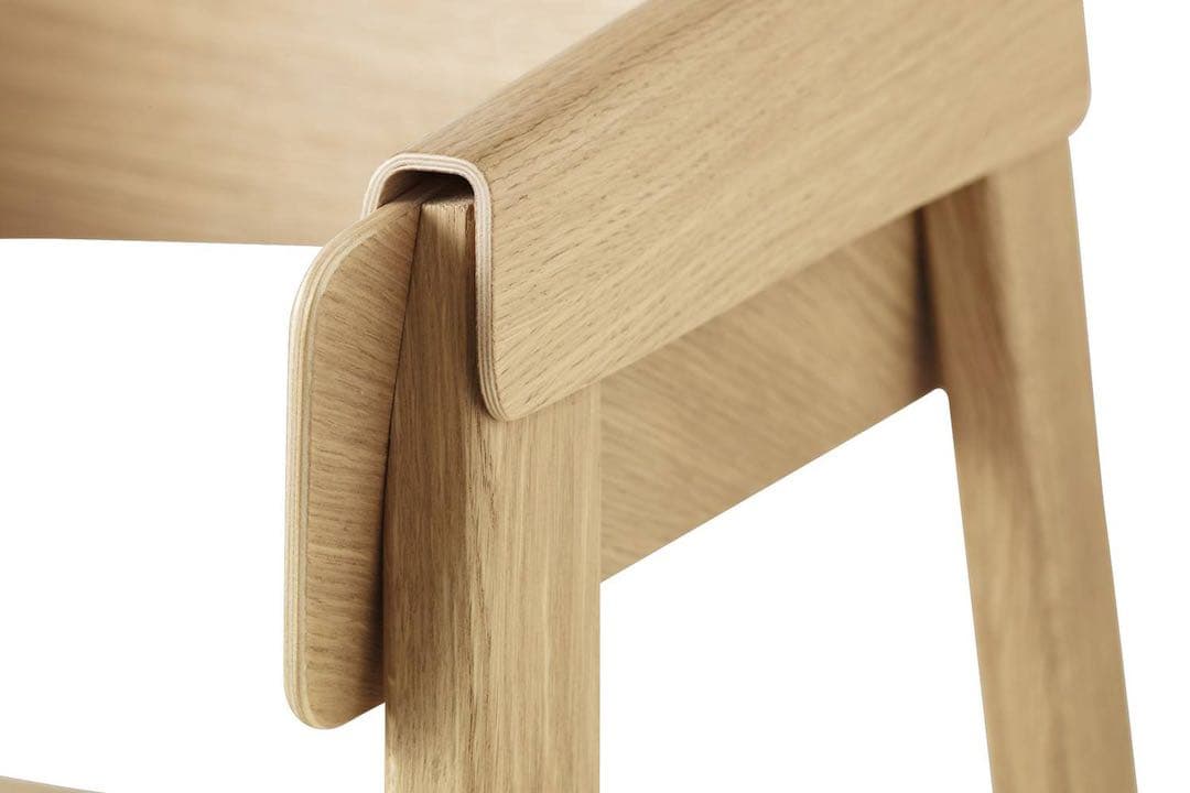 Shimo24ページ muuto COVER ARMCHAIR 左側1脚