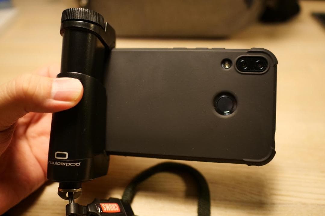 3通りの使い方 スマートフォンハンドグリップ