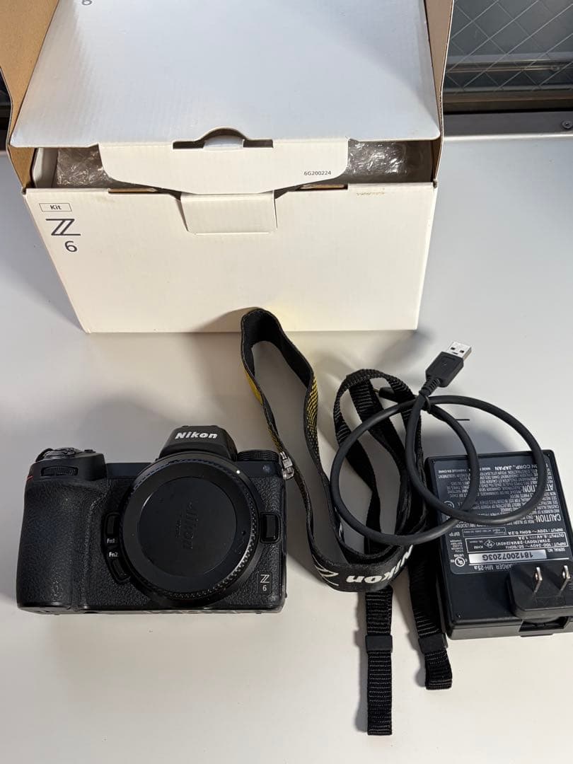 Nikon Z6 ミラーレス一眼カメラ 本体 箱付き