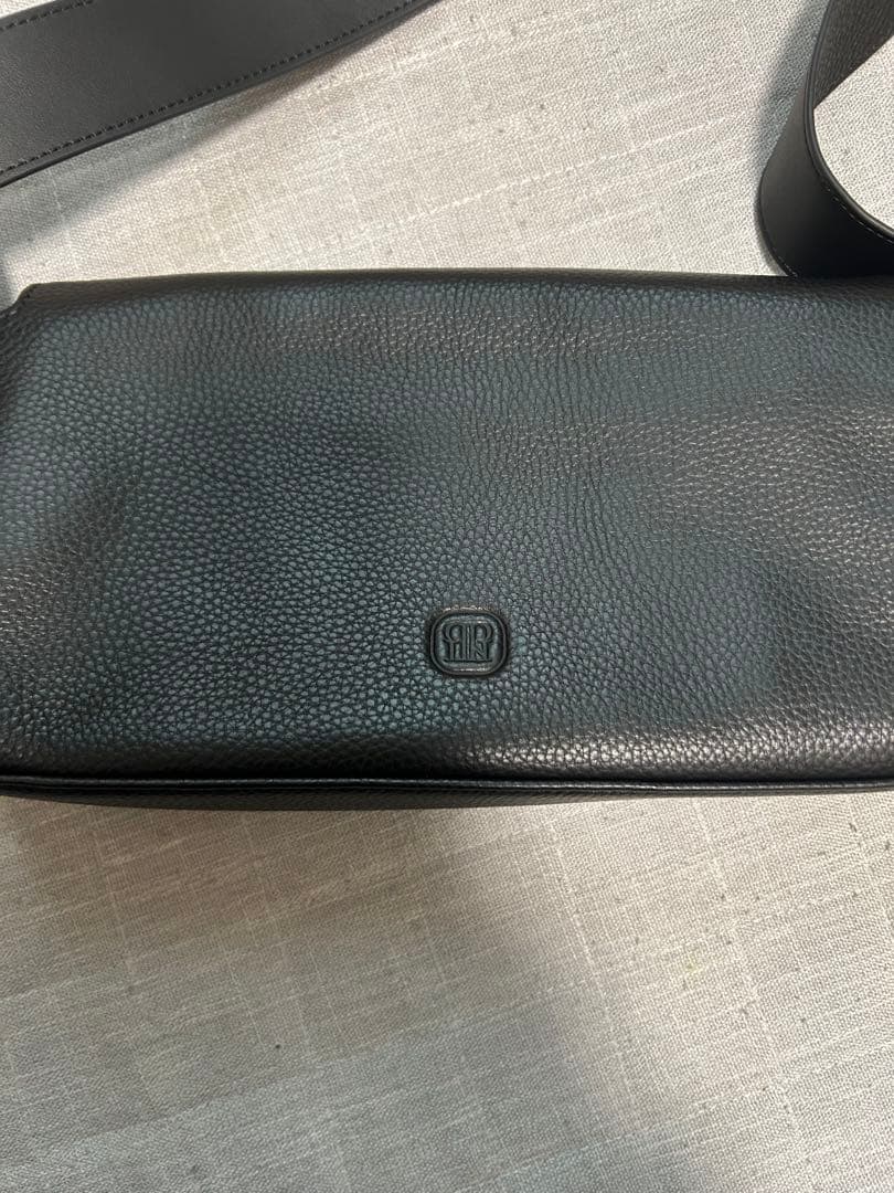 COLLAGE GALLARDAGALANTE シュリンクリンショルダーバッグ