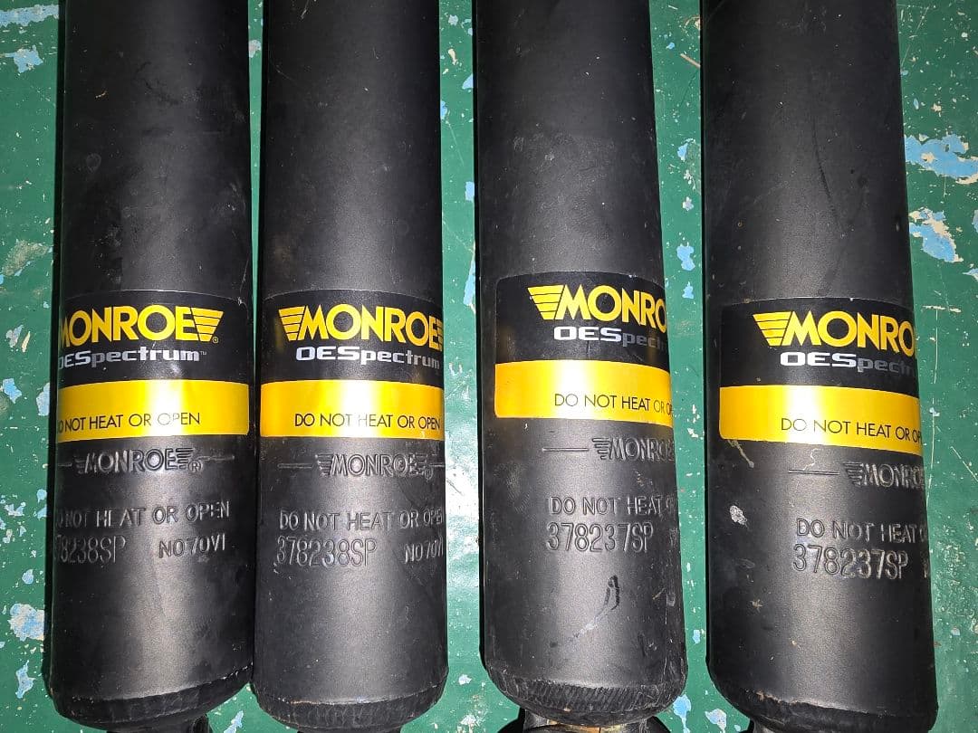 MONROE OESpectrum ショックアブソーバー 4本セット ハイエース