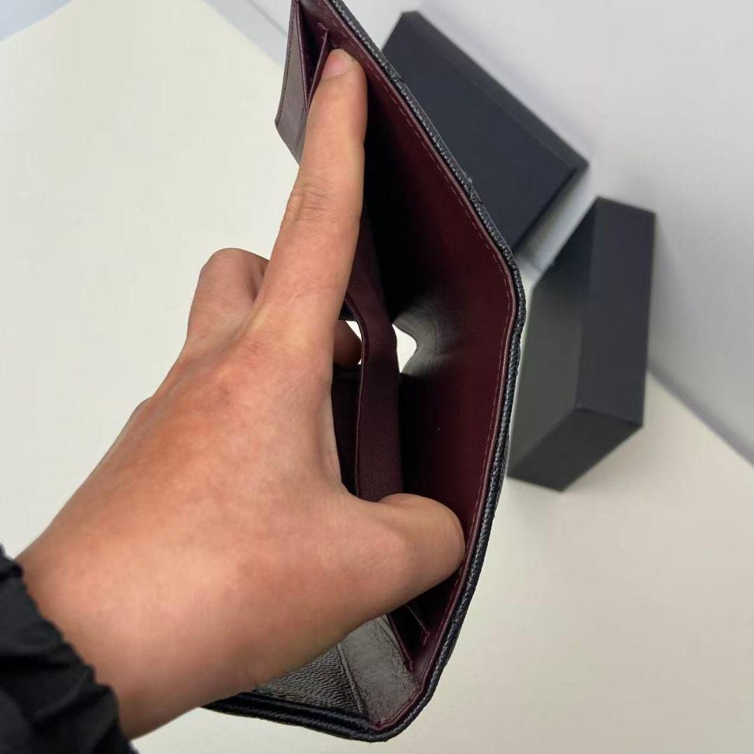 CHANEL キルティングレザー三つ折り財布 ブラック