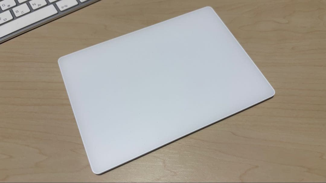 【アップル】マジックキーボード&トラックバッド（ライトニングケーブル）