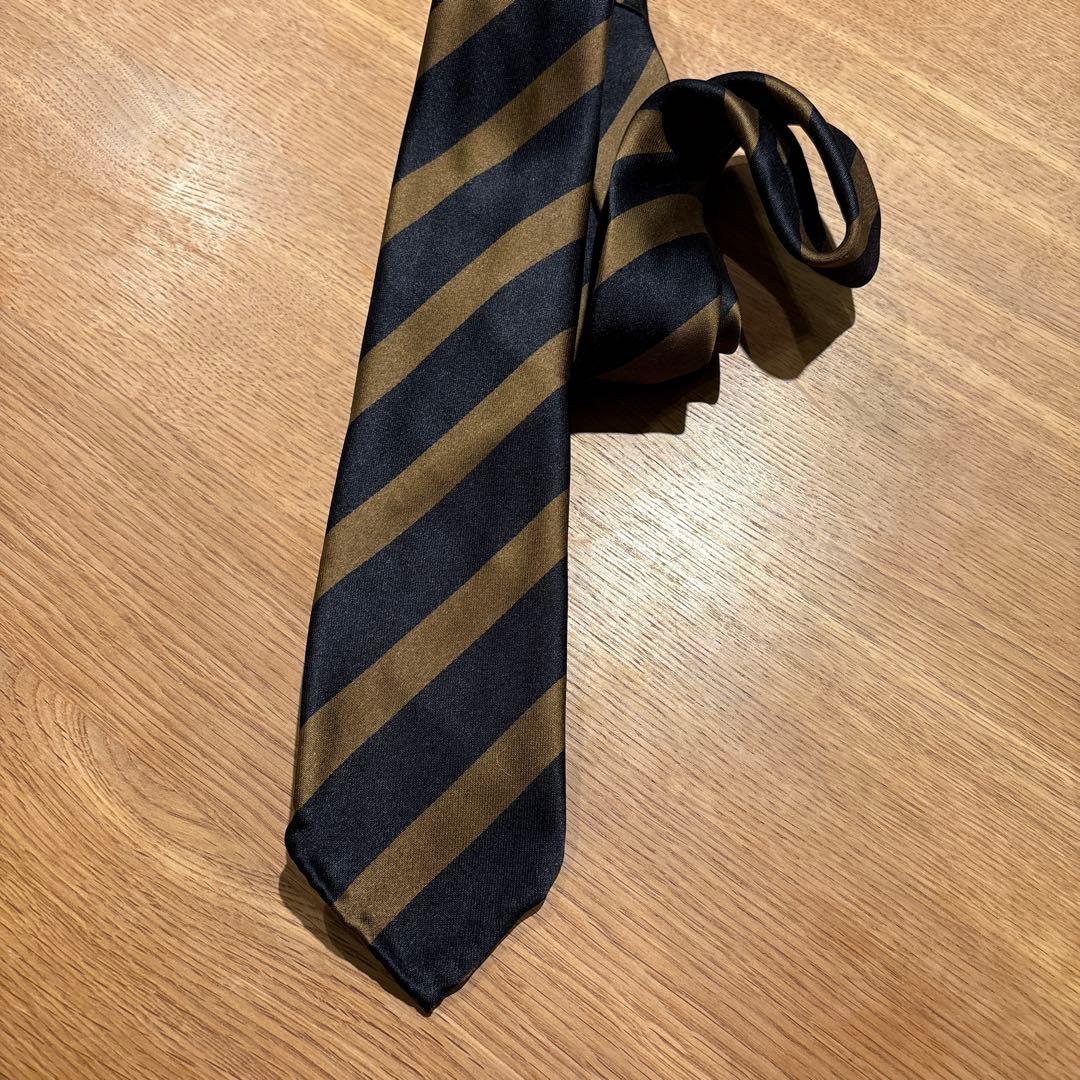 アットヴァンヌッチ ／ ネクタイ