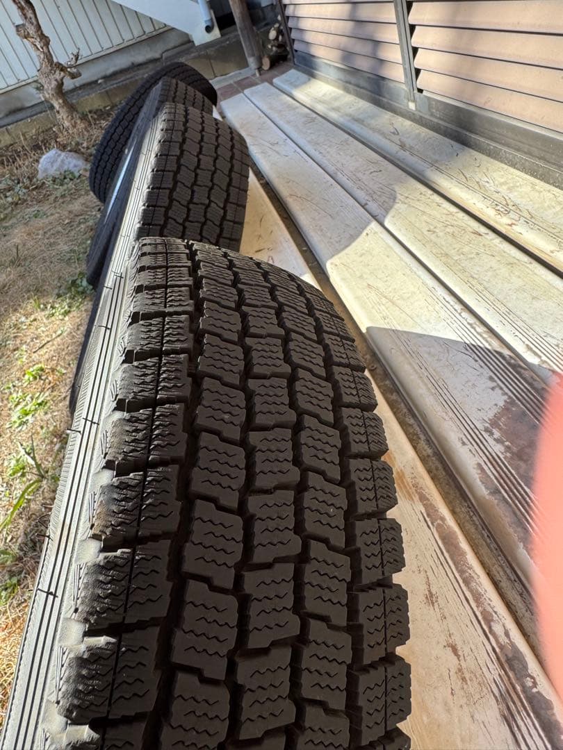 【手渡しのみ】500kmアイスナビカーゴ145R12 タイヤ・ホイールセット