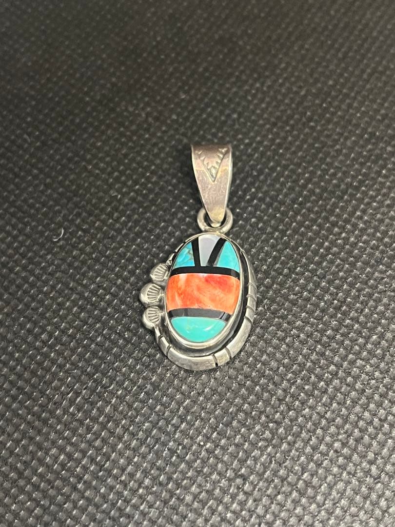 ズニ族 シルバー925インレイ シルバーペンダント ターコイズ コーラル