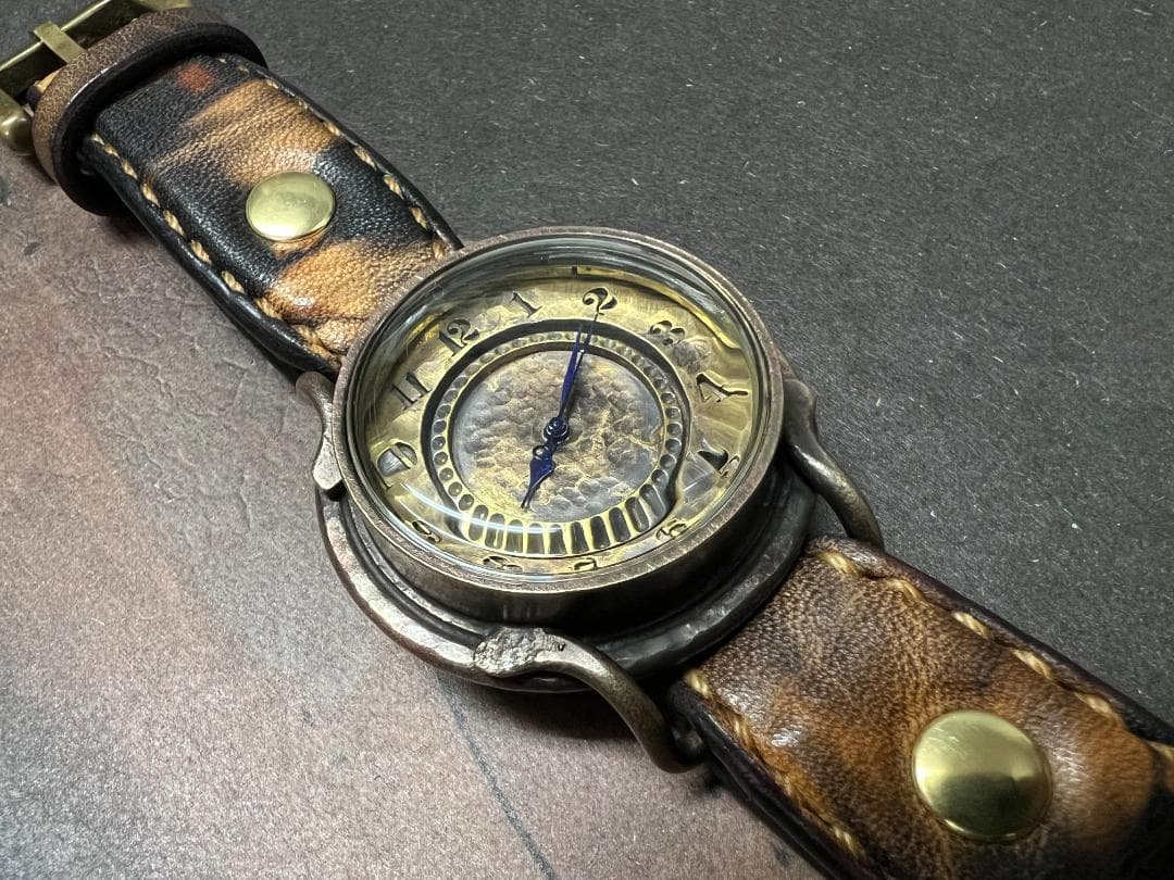 アークラフト ビンテージ風 ハンドメイド クォーツ 奄美大島 泥染めレザーバンド