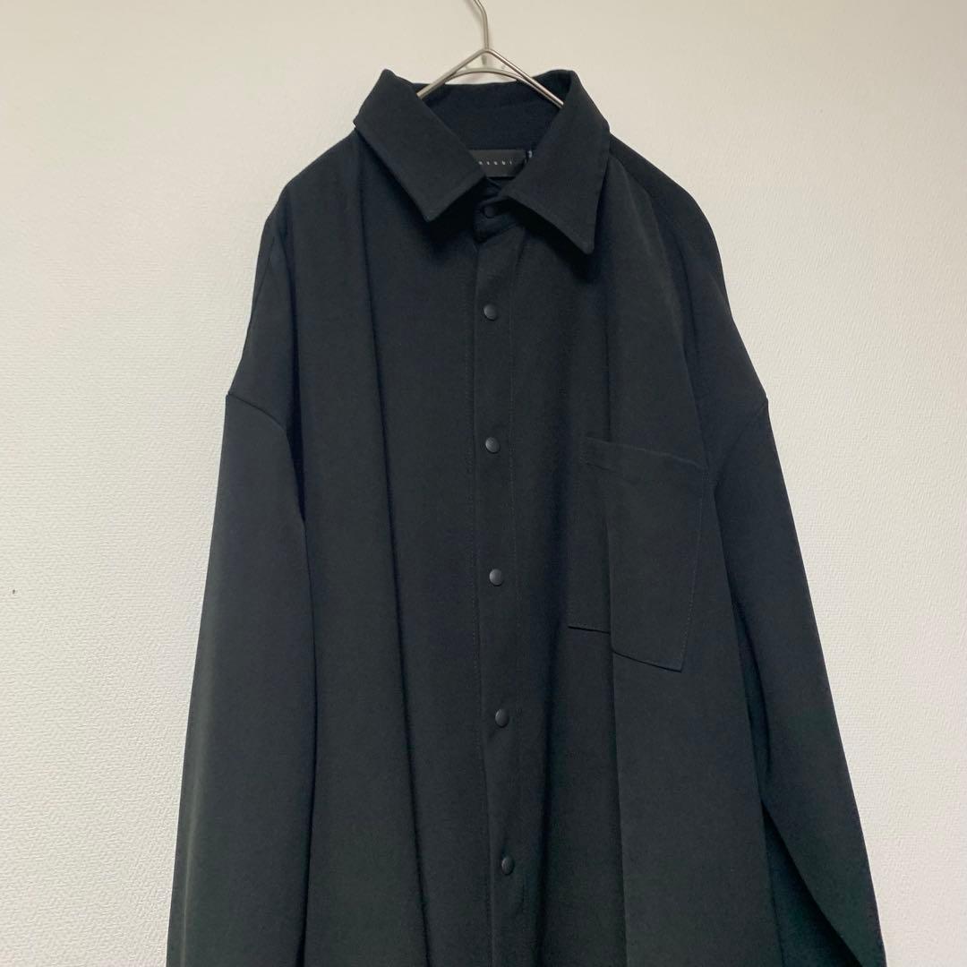 【minsobi】フラワーロングシャツ　コート ロング丈スリット　ブラック 花