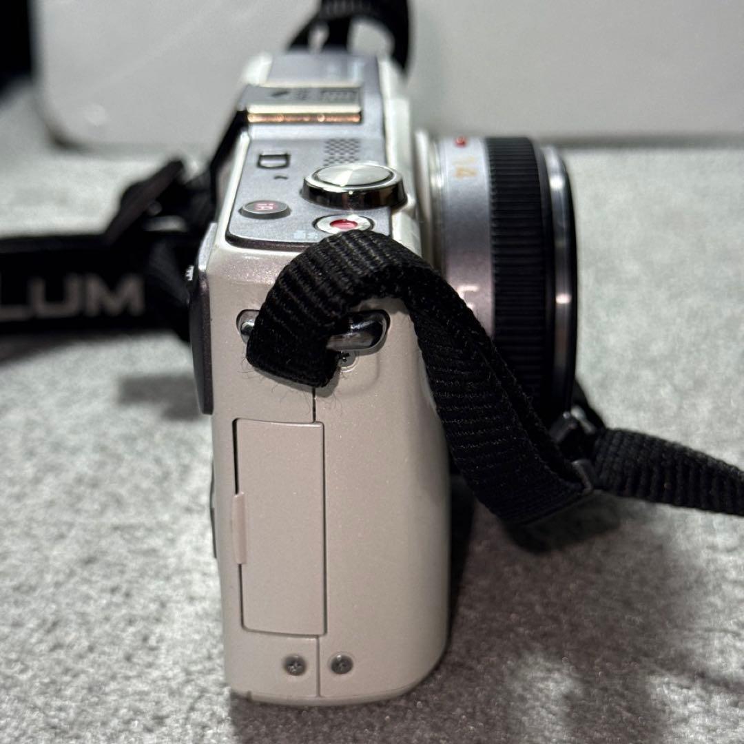 ☆動作OK Panasonic DMC-GF2 レンズ付き14mm F2.5